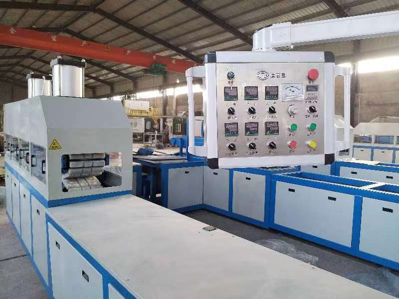 履帶拉擠機(jī)